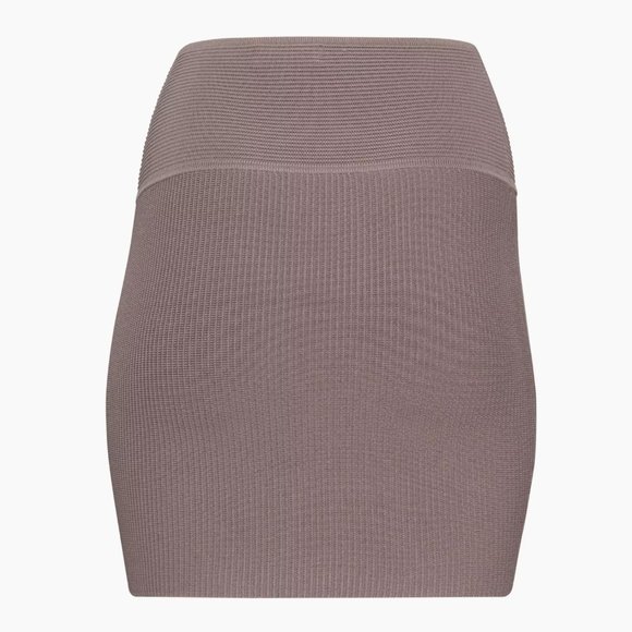 Aritzia Babaton sculpt knit mini skirt - Picture 4 of 9